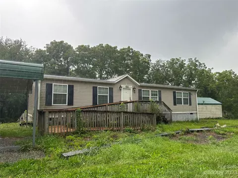 58 Robins Nest Dr, Canton, NC 28716
