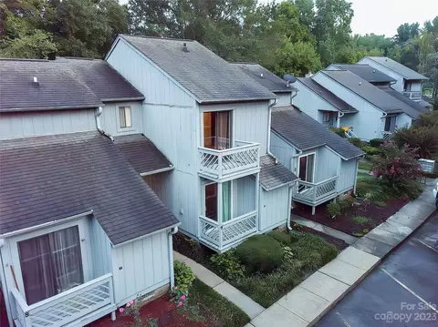 100 Willow Run Dr #9, Gastonia, NC 28056