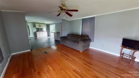28 Thomas Ln, Clyde, NC 28721 photo 2