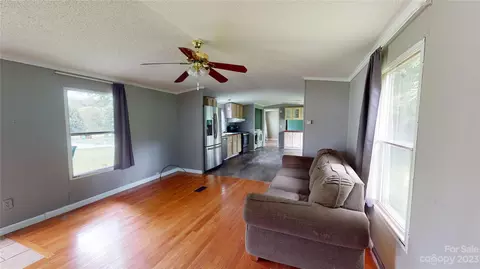 28 Thomas Ln, Clyde, NC 28721 photo 3
