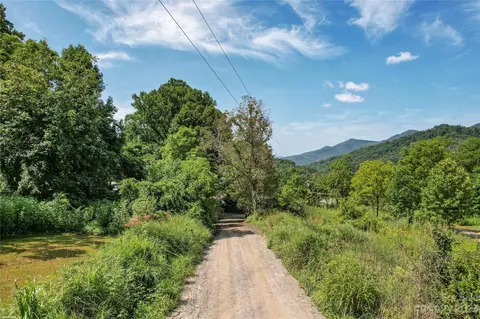 99999 Walkertown Rd, Black Mountain, NC 28711