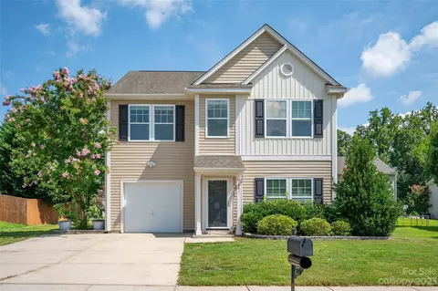 1441 Winter Dr, Statesville, NC 28677