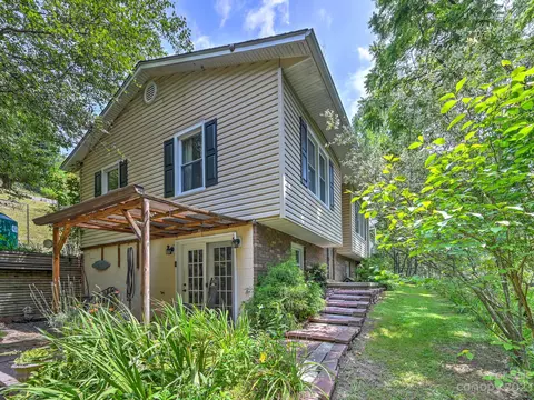 272 Sharp Hollow Rd, Marshall, NC 28753 photo 3