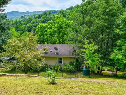 272 Sharp Hollow Rd, Marshall, NC 28753 photo 2