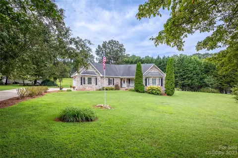 1955 St James Church Rd, Newton, NC 28658