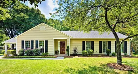 8817 Leipzig Dr, Charlotte, NC 28210