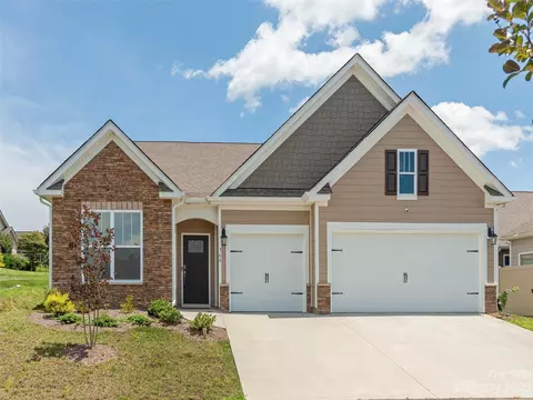 768 Summerfield Pl, Flat Rock, NC 28731