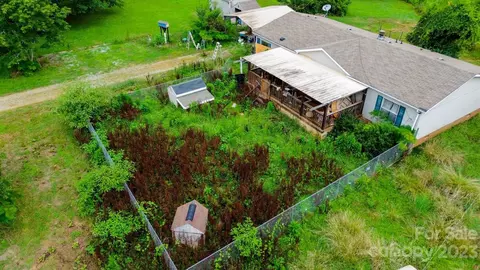 902 Aderholdt Rd, Lincolnton, NC 28092