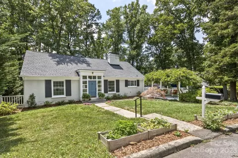 33 Woodcrest Rd, Asheville, NC 28804