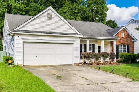 4410 Chadsworth Ct, Charlotte, NC 28269