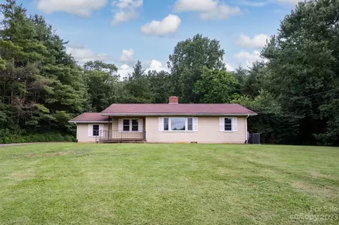 15 Larlyn Ln, Asheville, NC 28804
