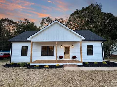 501 Wesley Dr, Gastonia, NC 28056