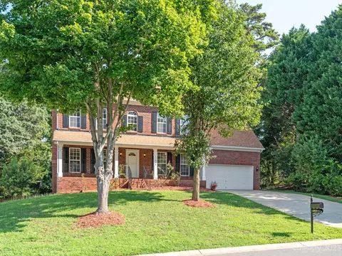 12614 Cardinal Woods Dr, Pineville, NC 28134