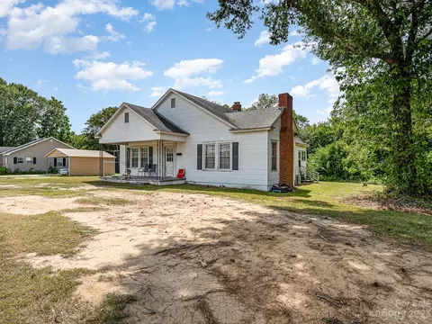 1408 Springdale Rd, Lancaster, SC 29720 photo 3