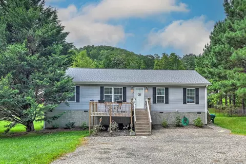 27 Shadow Oaks Dr, Asheville, NC 28806