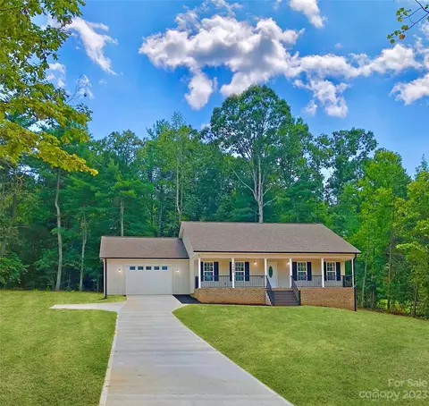 2465 Wilderness Ln, Lenoir, NC 28645