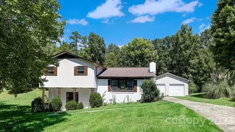 4751 Club View Dr, Concord, NC 28025