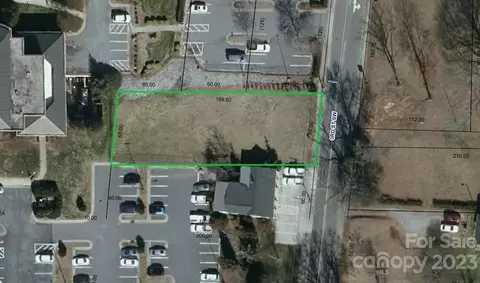 216 3rd St SW, Hickory, NC 28602
