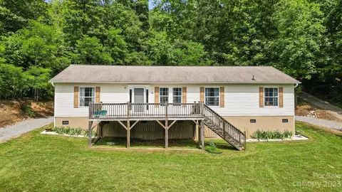 6 Mackenzie Way, Swannanoa, NC 28778