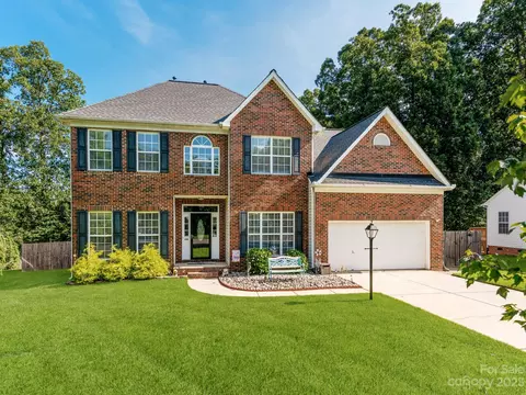 1409 Moonstone Dr, Matthews, NC 28105