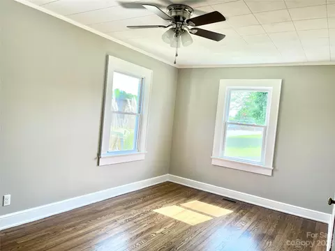 406 9th St, Conover, NC 28613 photo 14