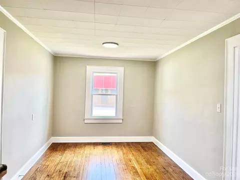 406 9th St, Conover, NC 28613 photo 6