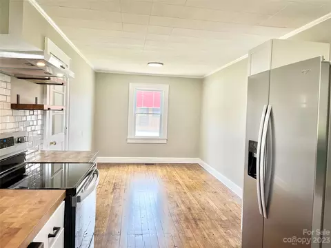 406 9th St, Conover, NC 28613 photo 5