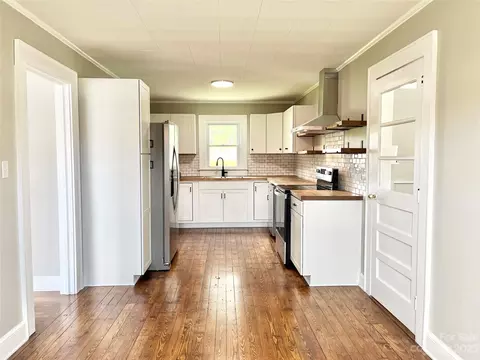 406 9th St, Conover, NC 28613 photo 3