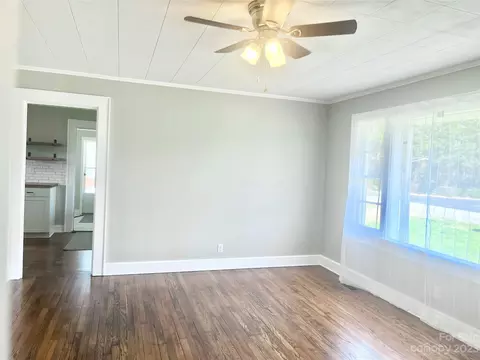 406 9th St, Conover, NC 28613 photo 11