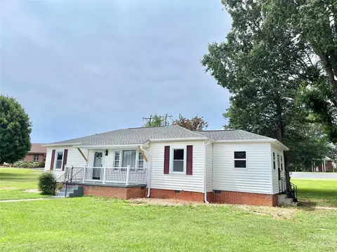 406 9th St, Conover, NC 28613 photo 2