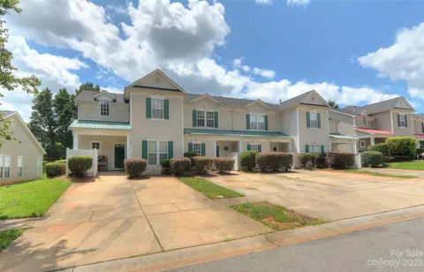 1134 Phil Oneil Dr, Charlotte, NC 28215