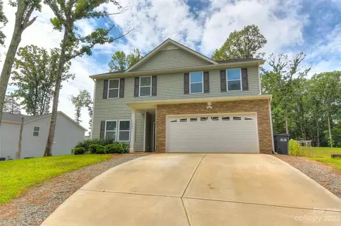 7601 Denbur Dr, Charlotte, NC 28215
