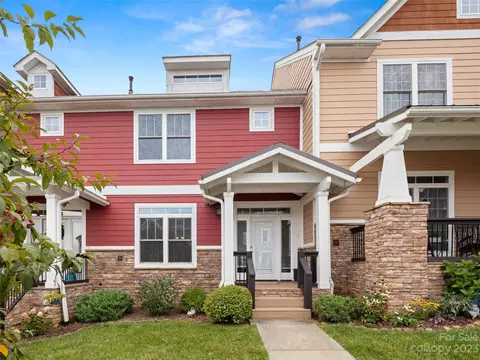37 Walnut Springs Dr, Asheville, NC 28804