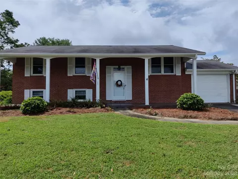 2003 Raney St, Faith, NC 28041