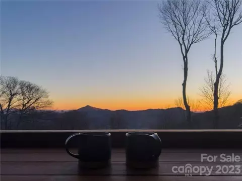 102 Sugar Ski Dr, Sugar Mountain, NC 28604