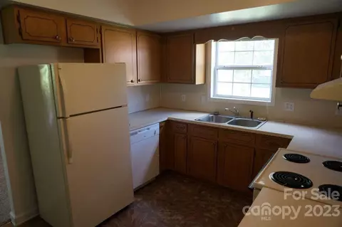 511 1st St E #1, Conover, NC 28613 photo 4