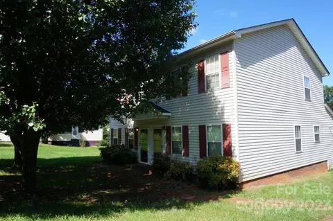 511 1st St E #1, Conover, NC 28613 photo 2