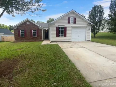 9245 Tiger Lily Ln, Charlotte, NC 28215