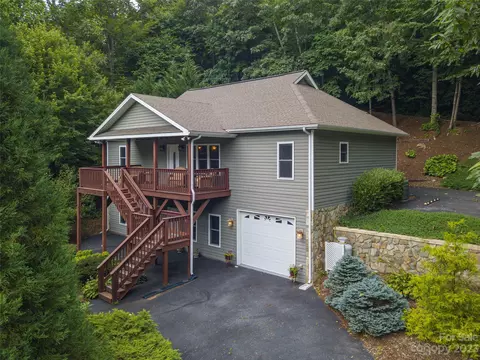 7 Bellewood Dr, Maggie Valley, NC 28751