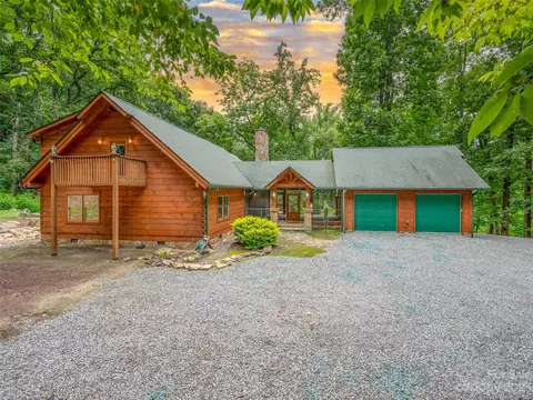 137 Matho Trce, Lake Lure, NC 28746