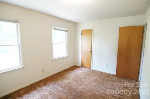 110 5th Ne Ave NE, Conover, NC 28613 photo 5