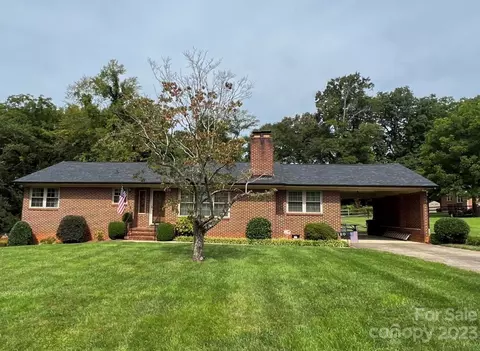 120 Crest St, Mount Holly, NC 28120