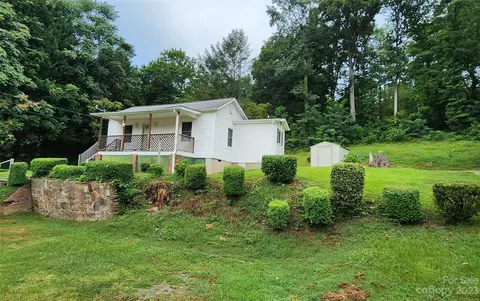 19 Rector St, Tryon, NC 28782 photo 2