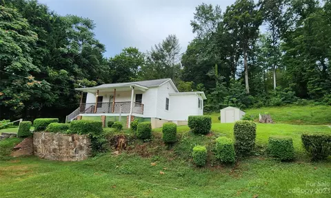 19 Rector St, Tryon, NC 28782 photo 3