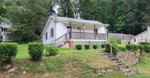 19 Rector St, Tryon, NC 28782 photo 4