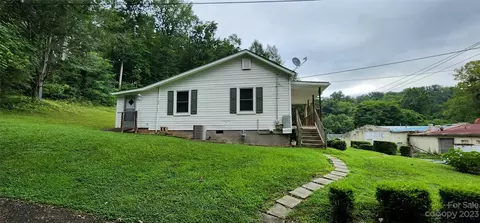 19 Rector St, Tryon, NC 28782 photo 9