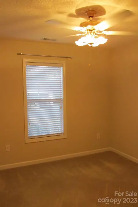711 Gemcrest Ne Dr NE, Conover, NC 28613 photo 9