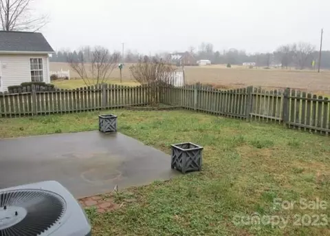 711 Gemcrest Ne Dr NE, Conover, NC 28613 photo 5