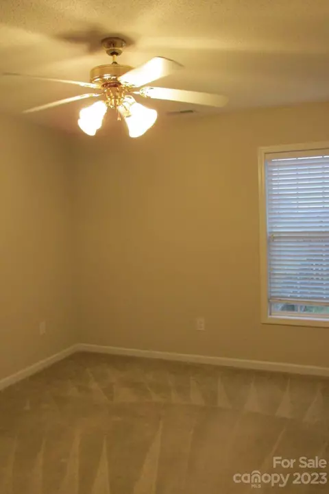 711 Gemcrest Ne Dr NE, Conover, NC 28613 photo 10