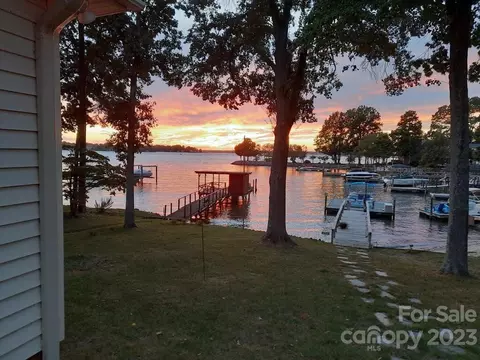 20700 Rio Oro Dr, Cornelius, NC 28031